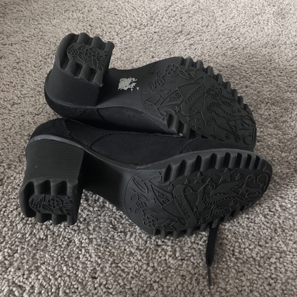 Clogs - Picture 2 of 5